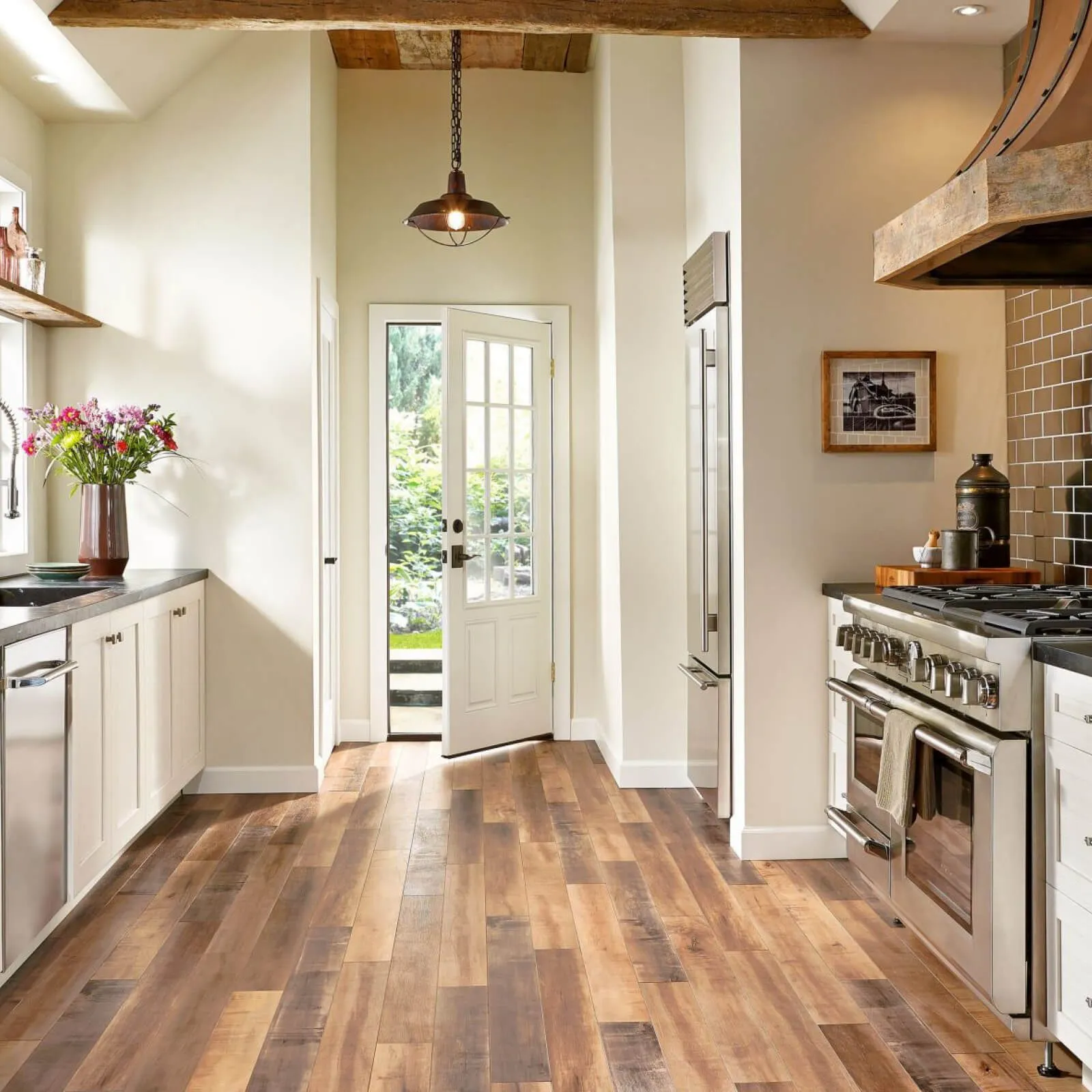 Kitchen Laminate flooring | Vic's Carpet & Flooring